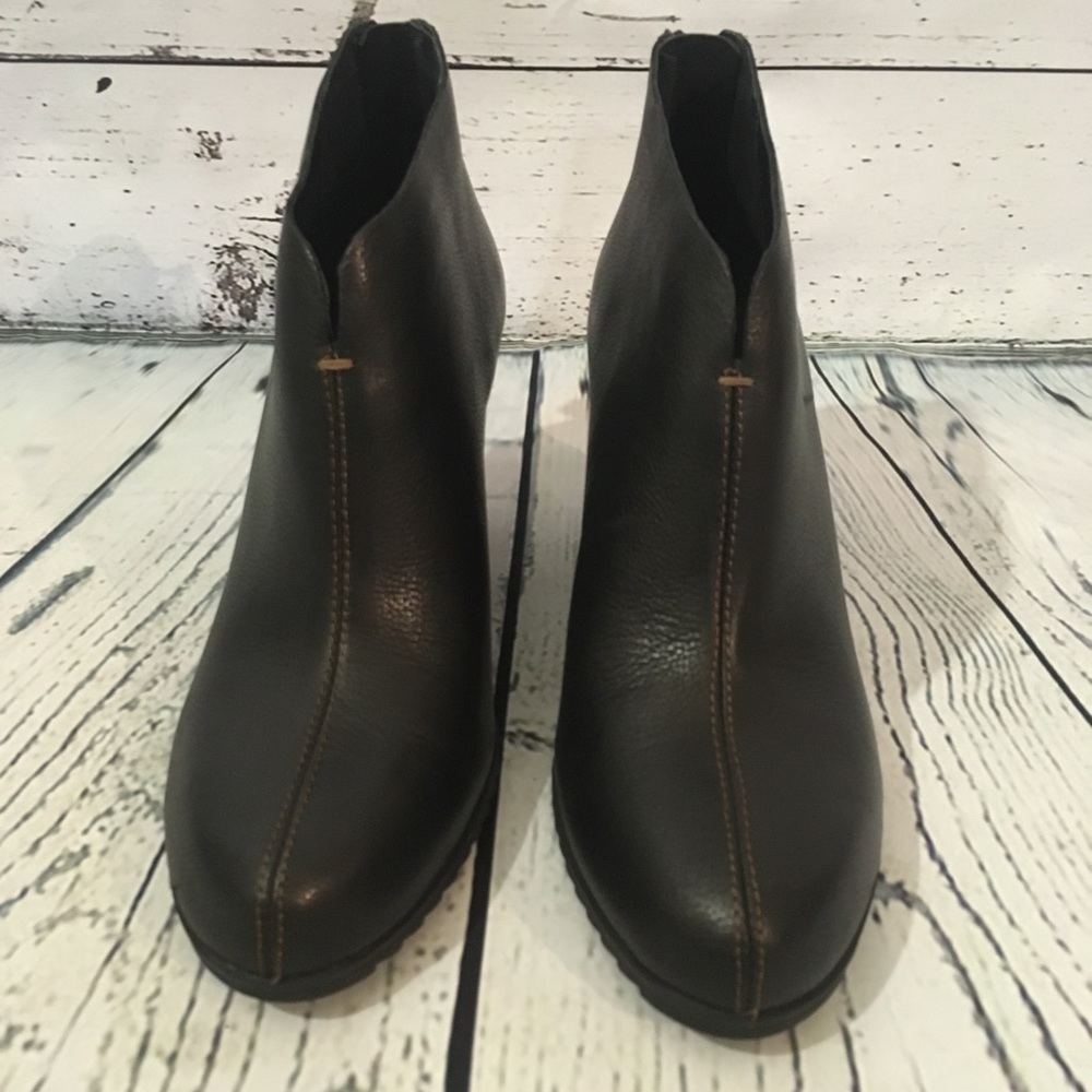 NEW Korks Haldor Wedge Bootie